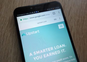 PayPal and Upstart stock prices diverged after earnings: better buy?