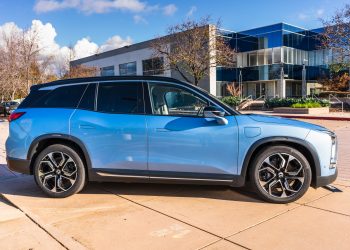 Nio stock price is down 88% from its peak: buy it if this happens