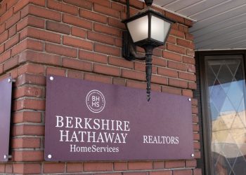 Here’s how Warren Buffett’s Berkshire Hathaway performed in Q1