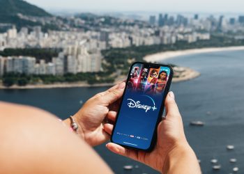 Disney stock just got downgraded at Wolfe Research: find out more