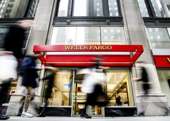 Wells Fargo will pay $1 billion to settle accusations of defrauding shareholders