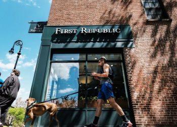 First Republic bank says deposits tumbled 40% to $104.5 billion in the first quarter