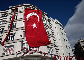 Turkish Lira Traders Prepare for Erdogan Election Turmoil