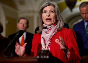 DeSantis to join 2024 Republican competitors at Sen. Ernst’s Roast & Ride fundraiser in Des Moines