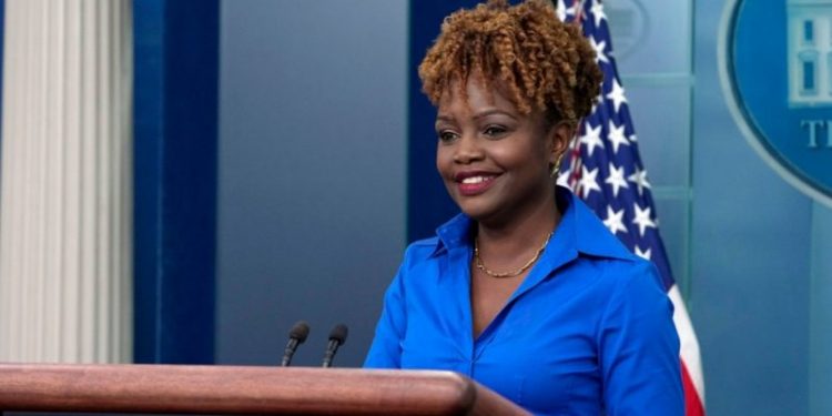 White House press secretary slips up and says US averages 1 shooting a week, after saying more than 1 per day