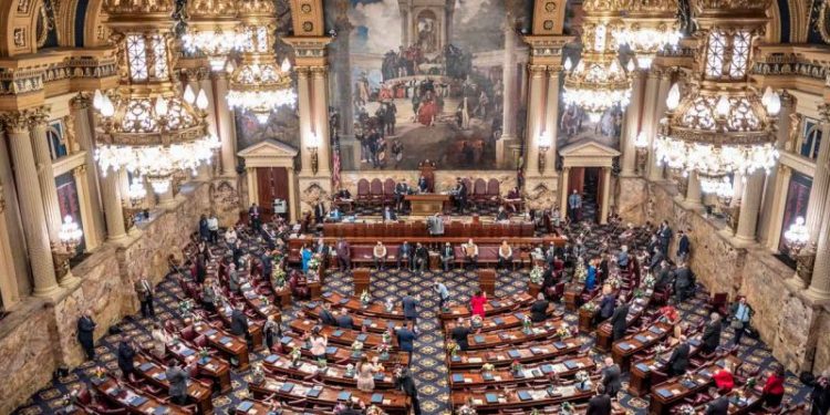 2 gun control bills pass in Pennsylvania House