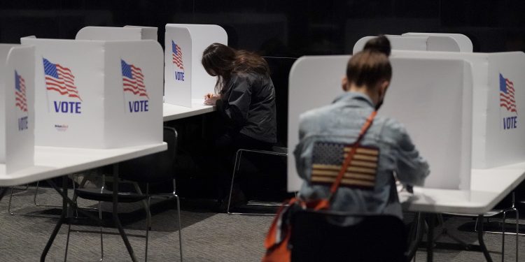 Former Trump campaign staffer subpoenaed by DOJ is now working for House committee on elections