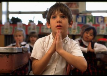 Education Department warns against schools encouraging private prayer, other religious activity