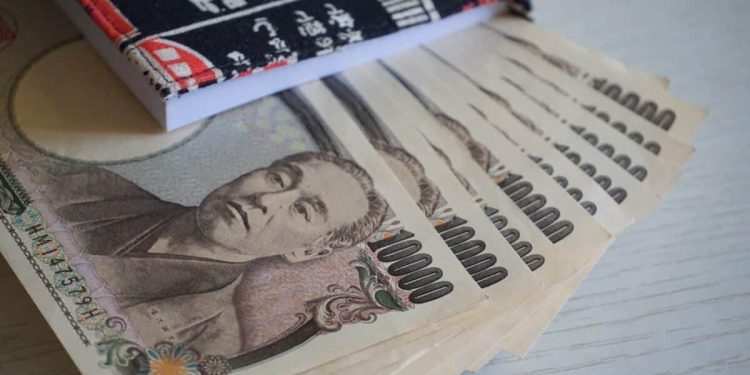 Yen Conversion Warnings Spark Early Focus