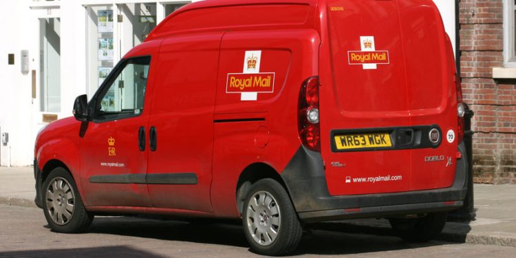 Royal Mail (IDS) share price pattern points to a plunge to 173p