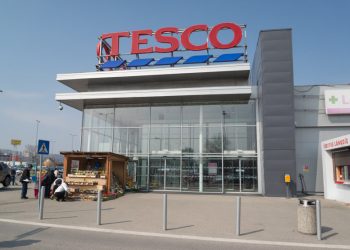 As the Tesco share price loses steam, is it a good retail stock?