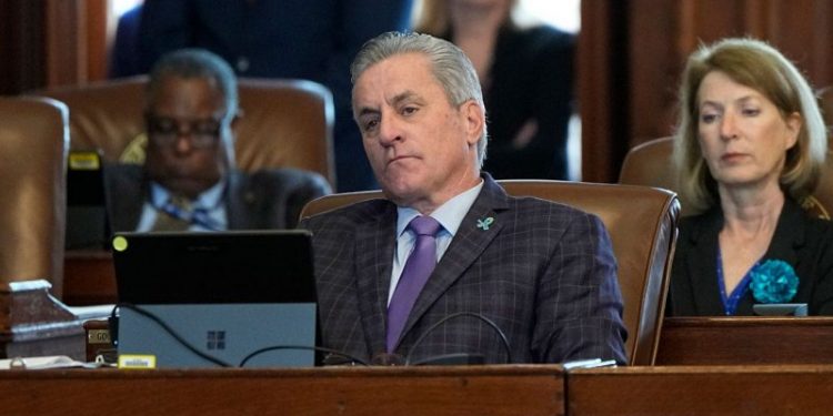 Texas Republicans stall bill raising purchase age for AR-style rifles