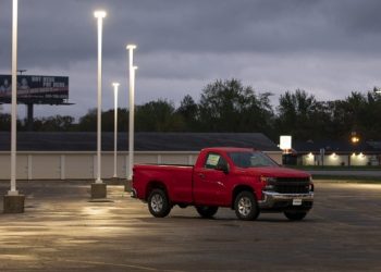 GM to invest more than $1 billion to produce new heavy-duty pickups