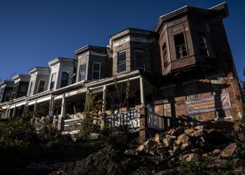 Home foreclosures are rising nationwide, with Florida, California and Texas in the lead