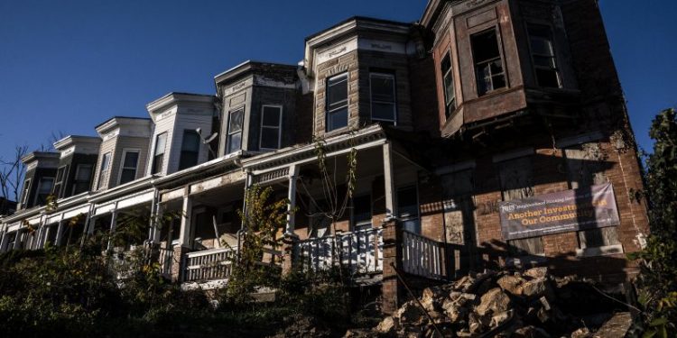 Home foreclosures are rising nationwide, with Florida, California and Texas in the lead