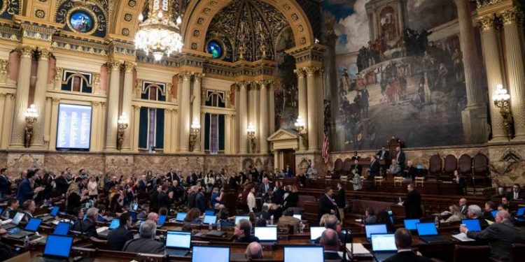 Pennsylvania House passes bill that would allow non-US citizens to teach in the state
