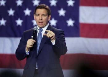 Oklahoma Gov. Stitt endorses DeSantis in 2024 Republican race, praises ‘dogged conviction’ in COVID-era