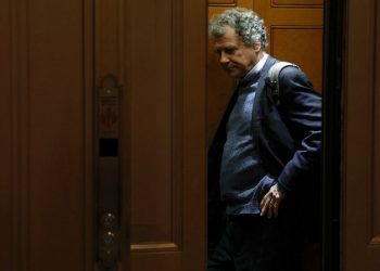 Top Dem senator slams lobbyist influence while hiring his own stable of ex-lobbyist staffers