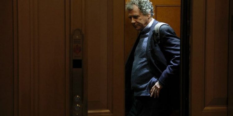 Top Dem senator slams lobbyist influence while hiring his own stable of ex-lobbyist staffers