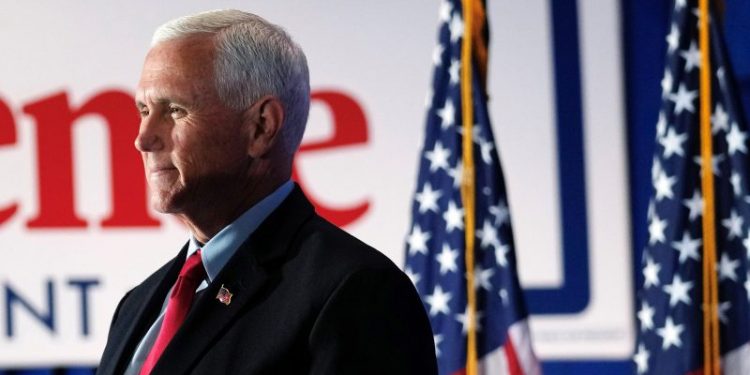 Trump’s GOP opponents test out different responses to his indictment as they jockey for position behind him