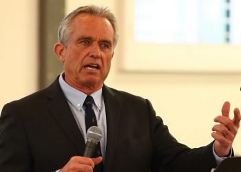 RFK Jr. says it’s ‘hypocritical’ to blame Canada for wildfires, ‘foolish’ to attribute problem to single cause