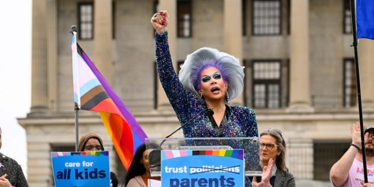 Tennessee law restricting drag shows ‘unconstitutionally vague,’ federal judge rules