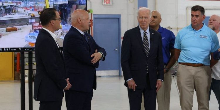 Biden says I-95 repair is top priority for government; Dem governor says it can be done within two weeks