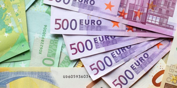 Euro Rate Surges to Monthly Highs Amid ECB Decision