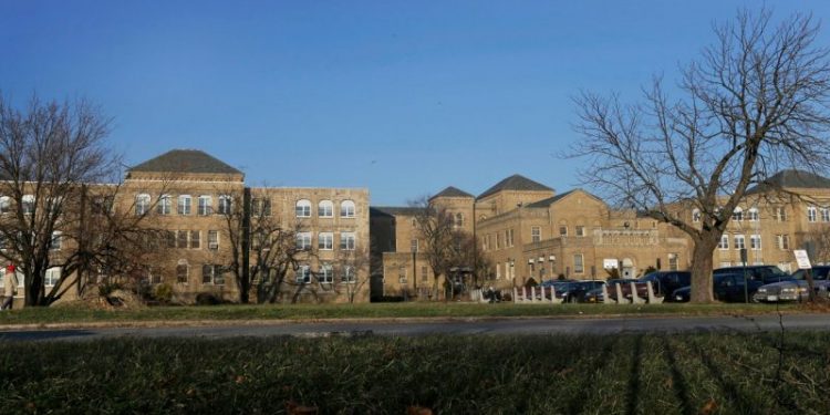 NYC to shelter 1,000 migrants in mental hospital parking lot