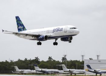 JetBlue says it will end passenger-sharing agreement with American Airlines to focus on buying Spirit