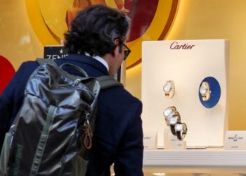 Thanks to lower inflation, Americans are finally getting a raise