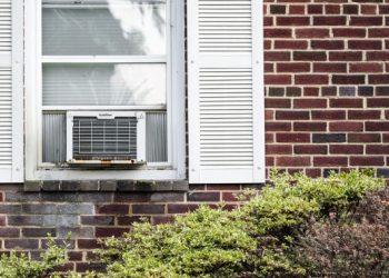 Relentless heat wave has people cranking up their air conditioners — and energy bills