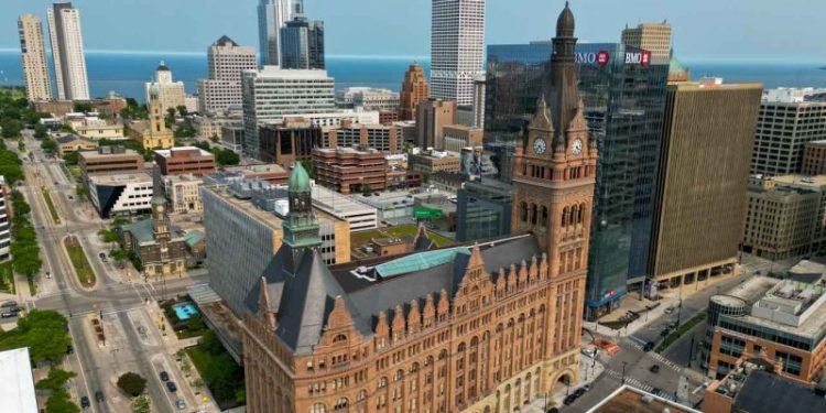 Milwaukee clears 2-cent sales tax hike in bid to avoid bankruptcy