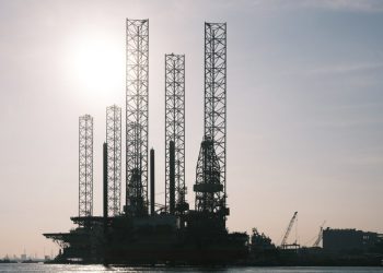 Oil and natural gas: Oil yesterday at the 77.30 level