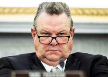 Dems attack Montana GOP Senate candidate for potential ethics ‘conflict,’ ignore Tester’s farm subsidies
