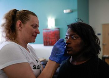 Newsom’s mental health plan would take $700 million away from services, redirect money to housing homeless