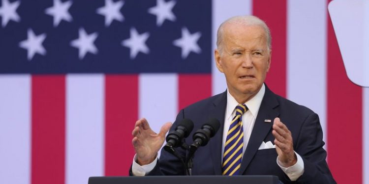 Biden called out for ‘factual error’ in ‘Bidenomics’ tweet, after boasting about wage levels