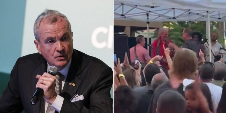 Dem governor in deep blue state faces chorus of boos at concert as singer tries to hush them up