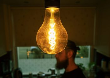 Prepare to flick off your incandescent bulbs for good under new US rules that kicked in this week