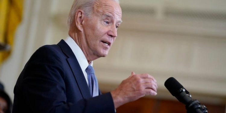 Biden tells kids visiting White House he knows where to get ice cream: ‘Daddy owes you’