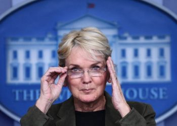 Biden admin begins enforcing nationwide light bulb bans, igniting backlash from GOP: ‘Liberal fantasies’