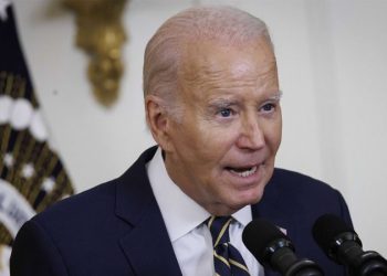 Biden uses minor fire at his house to claim he knows what it’s like to lose a home while visiting Maui