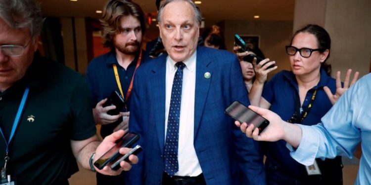 GOP reps call for more overtime pay for Border Patrol agents tackling ongoing migrant crisis