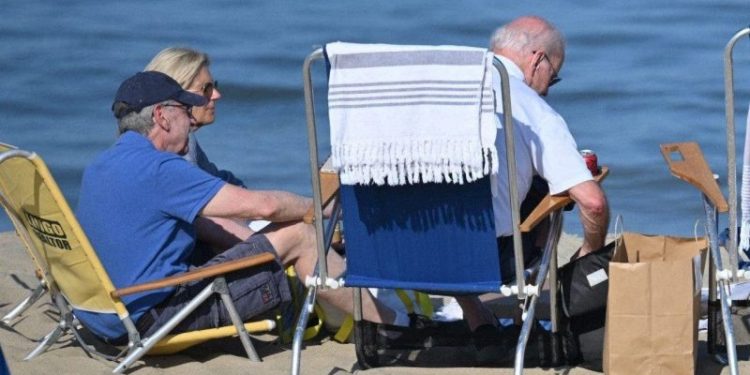 Hawaii Democrat says Biden’s ‘no comment’ on wildfires ‘shocking’: ‘I would expect more’