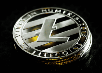 SafeMoon and Litecoin: Litecoin slips below 82.00 level