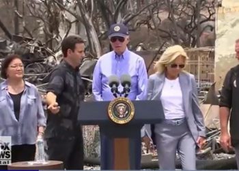 WATCH: Hawaii Democrat tries to get Biden to drink water in awkward moment