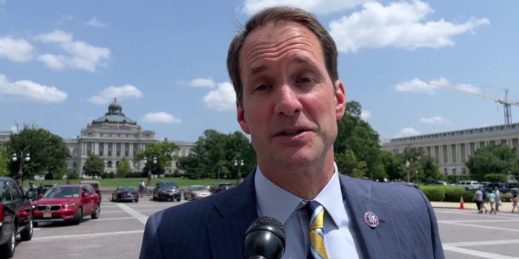 ‘Spoiled’ Hollywood actors should get back to work, says one rep, as Congress wrangles AI concerns