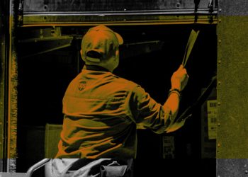 Another delivery driver dies as a battle rages over heat safety in Texas