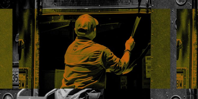 Another delivery driver dies as a battle rages over heat safety in Texas