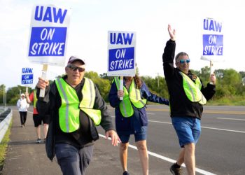 General Motors idles another auto plant, sending 2,000 workers home as strike deepens